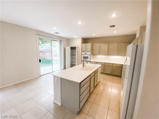 11021 Mount Royal Avenue, Las Vegas, NV 89144