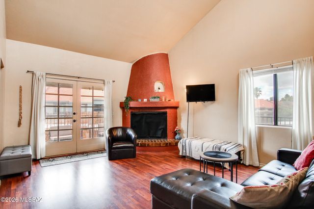 8255 N Oracle Road, Tucson, AZ 85704