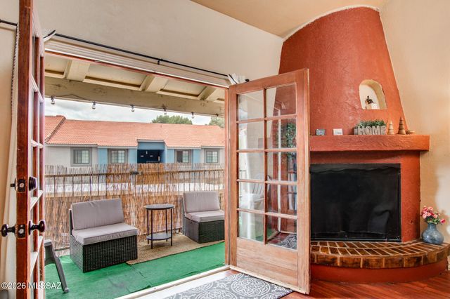 8255 N Oracle Road, Tucson, AZ 85704