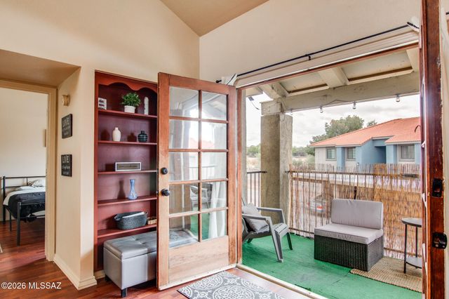8255 N Oracle Road, Tucson, AZ 85704