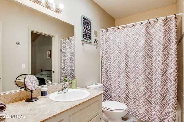 8255 N Oracle Road, Tucson, AZ 85704