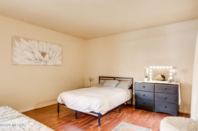 8255 N Oracle Road, Tucson, AZ 85704