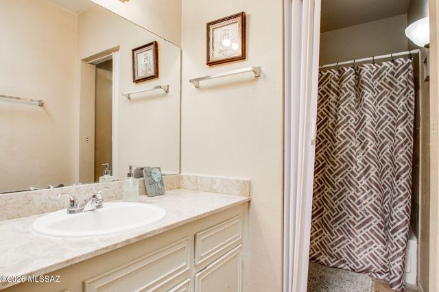 8255 N Oracle Road, Tucson, AZ 85704
