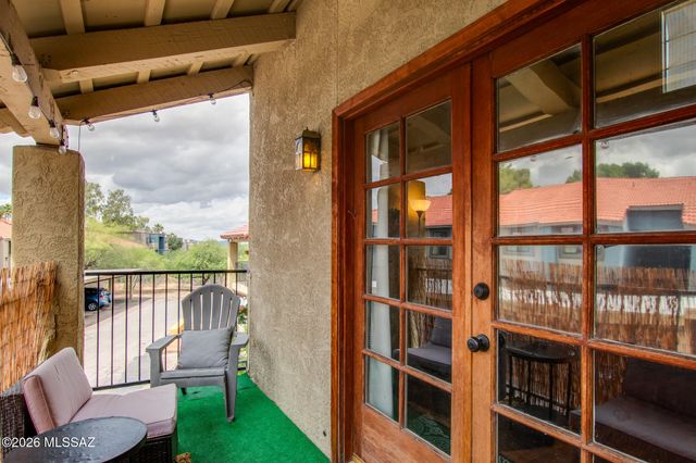 8255 N Oracle Road, Tucson, AZ 85704