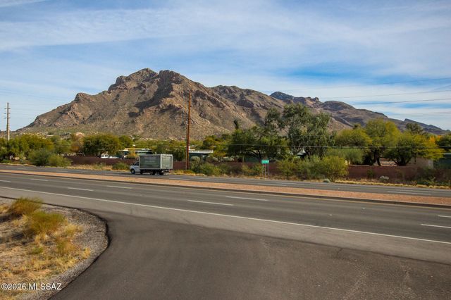 8255 N Oracle Road, Tucson, AZ 85704