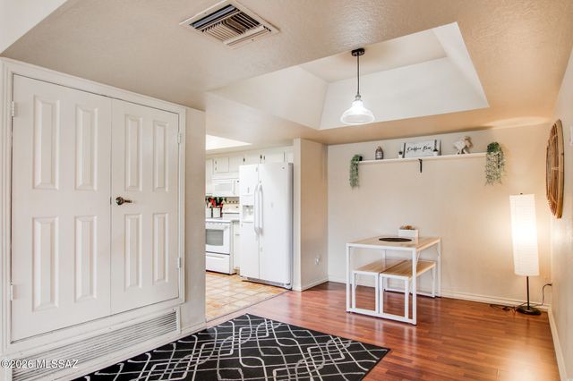 8255 N Oracle Road, Tucson, AZ 85704