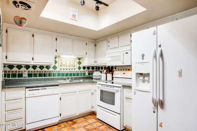 8255 N Oracle Road, Tucson, AZ 85704
