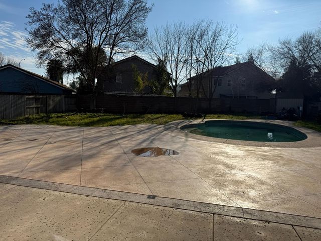 3042 Tenaya Ln, Stockton, CA 95212