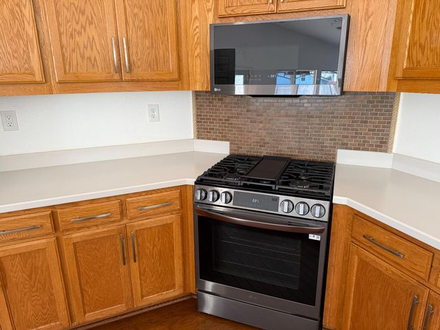 3042 Tenaya Ln, Stockton, CA 95212