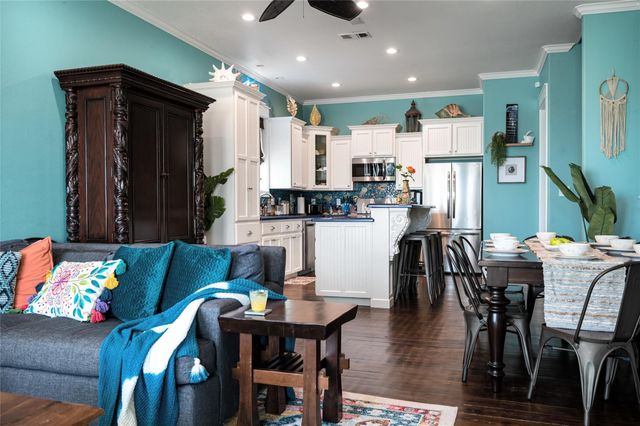 2829 Tradewind Lane, Crystal Beach, TX 77650