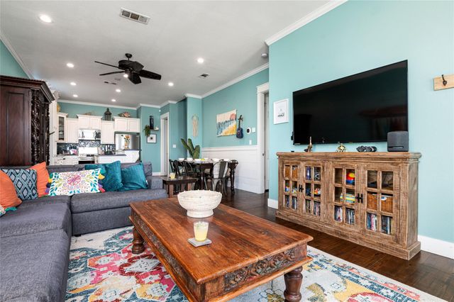 2829 Tradewind Lane, Crystal Beach, TX 77650