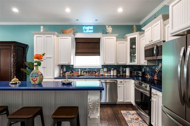 2829 Tradewind Lane, Crystal Beach, TX 77650