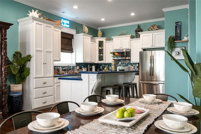 2829 Tradewind Lane, Crystal Beach, TX 77650