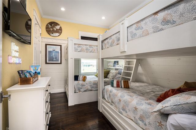 2829 Tradewind Lane, Crystal Beach, TX 77650