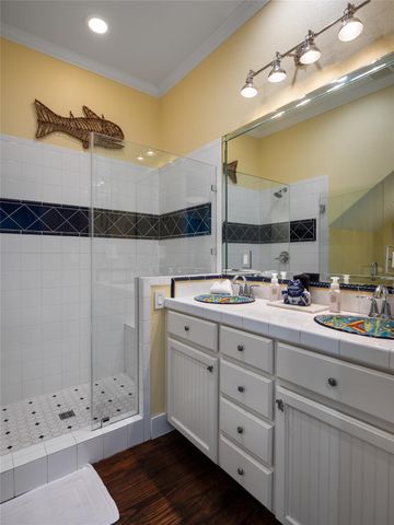 2829 Tradewind Lane, Crystal Beach, TX 77650