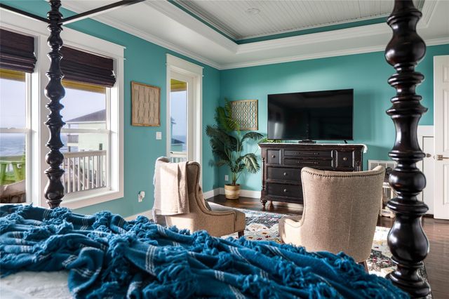 2829 Tradewind Lane, Crystal Beach, TX 77650