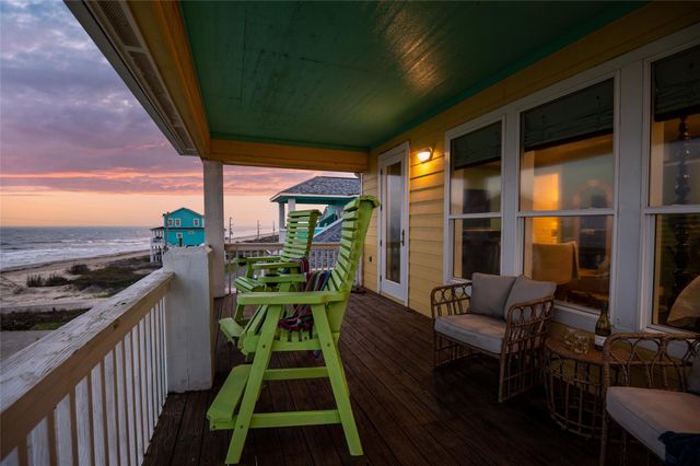 2829 Tradewind Lane, Crystal Beach, TX 77650