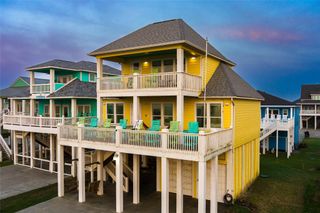 2829 Tradewind Lane, Crystal Beach, TX 77650
