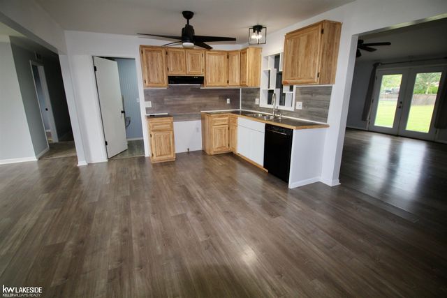 21181 24 Mile Road, Macomb Twp, MI 48042