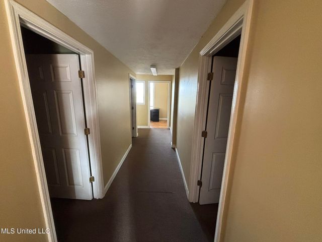 211 S Woodgate Drive, Brandon, MS 39042