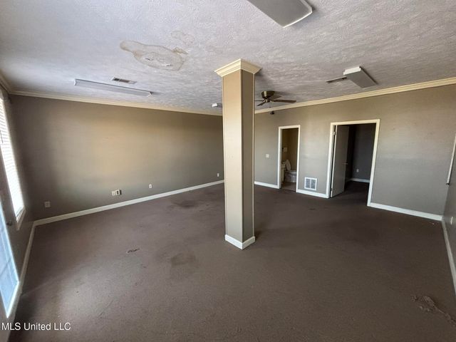 211 S Woodgate Drive, Brandon, MS 39042