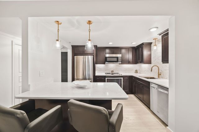 6666 Brookmont Ter Apt 1005, Nashville, TN 37205
