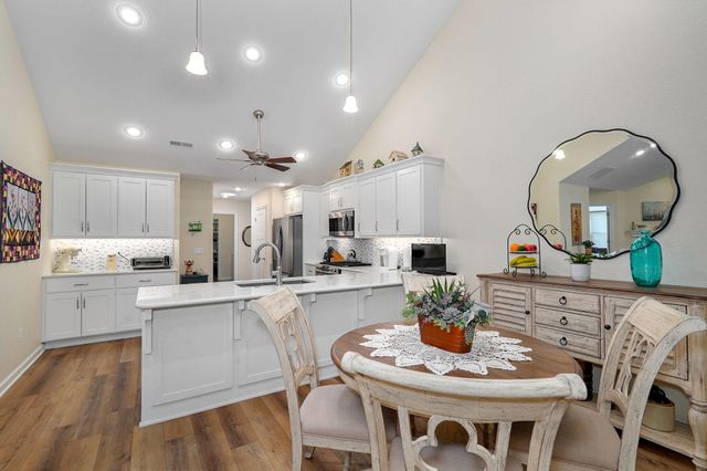 824 E Kings Mead Circle 1, Nixa, MO 65714