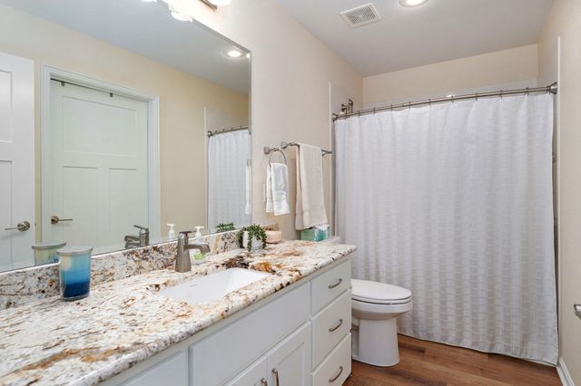 824 E Kings Mead Circle 1, Nixa, MO 65714