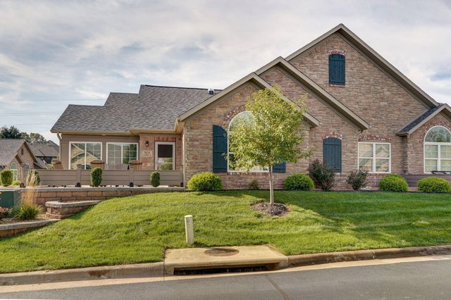 824 E Kings Mead Circle 1, Nixa, MO 65714