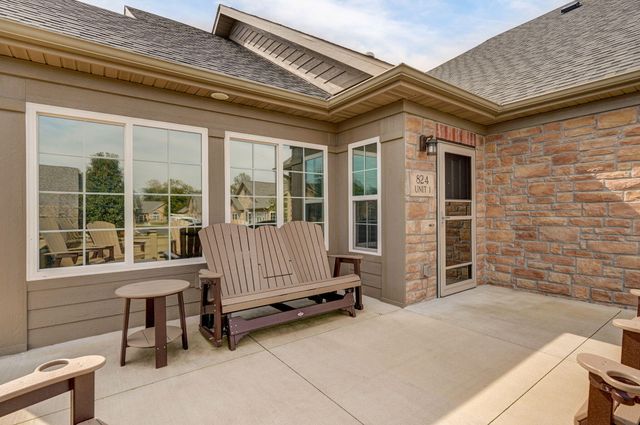 824 E Kings Mead Circle 1, Nixa, MO 65714