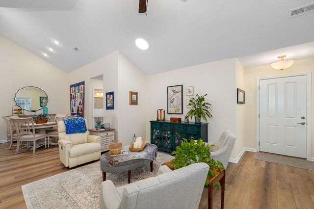 824 E Kings Mead Circle 1, Nixa, MO 65714