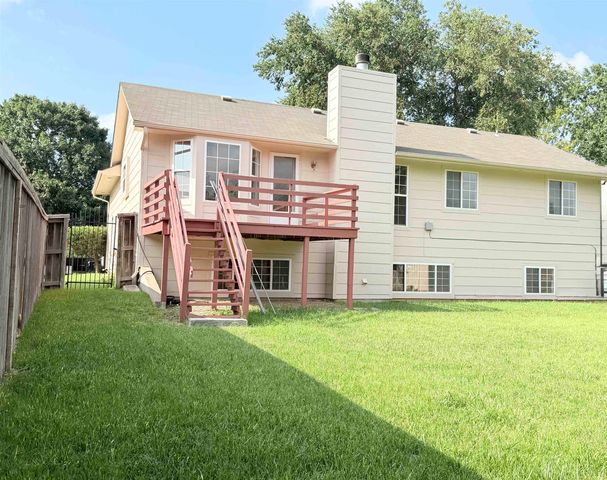 3737 N Whispering Brook Ct, Wichita, KS 67220
