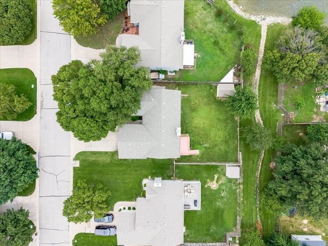 3737 N Whispering Brook Ct, Wichita, KS 67220