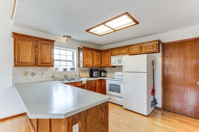 3737 N Whispering Brook Ct, Wichita, KS 67220