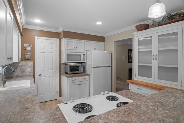 1829 County Rd E E, White Bear Lake, MN 55110