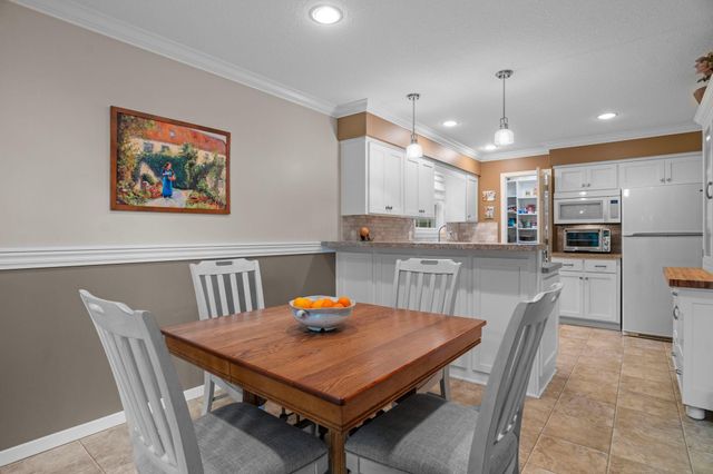 1829 County Rd E E, White Bear Lake, MN 55110