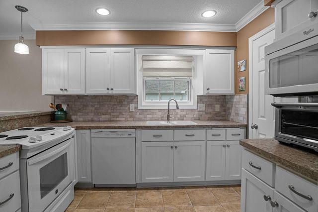 1829 County Rd E E, White Bear Lake, MN 55110