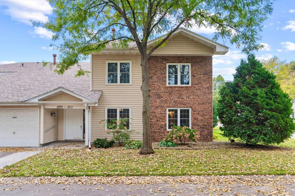 1829 County Rd E E, White Bear Lake, MN 55110