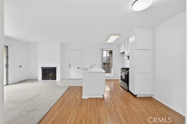 2839 S Fairview D, Santa Ana, CA 92704