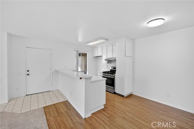 2839 S Fairview D, Santa Ana, CA 92704