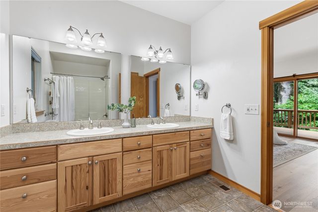 41 Louise View Drive, Bellingham, WA 98229