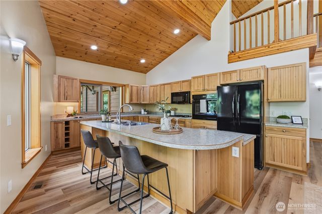 41 Louise View Drive, Bellingham, WA 98229