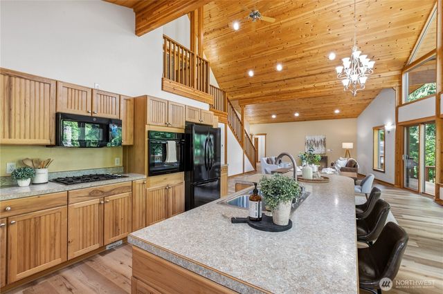 41 Louise View Drive, Bellingham, WA 98229