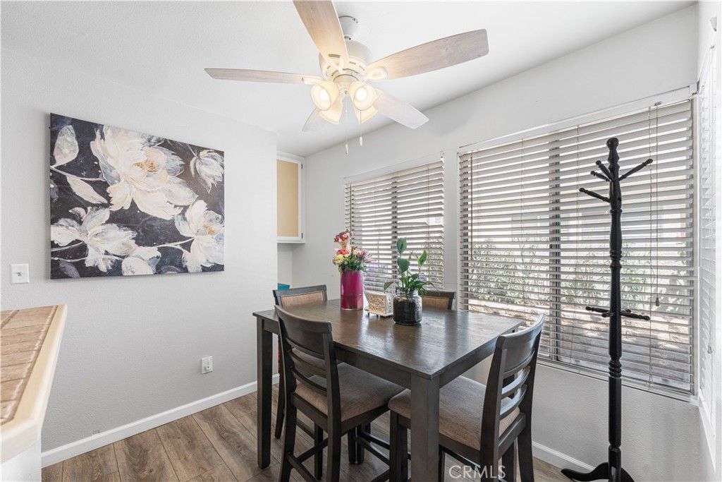 Image 12 of property listing at 37940 E 42nd E 115, Palmdale, CA 93552