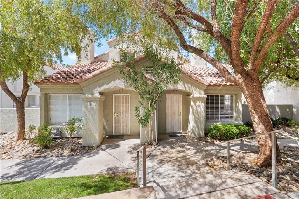 Image 27 of property listing at 37940 E 42nd E 115, Palmdale, CA 93552