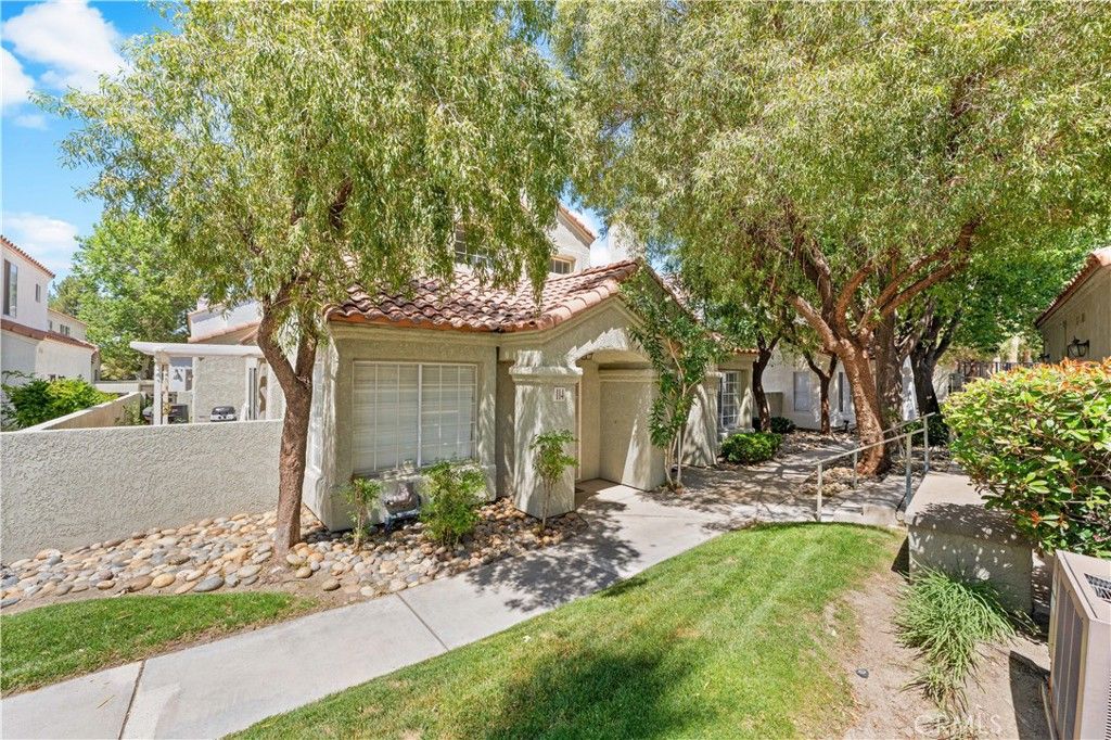 Image 29 of property listing at 37940 E 42nd E 115, Palmdale, CA 93552