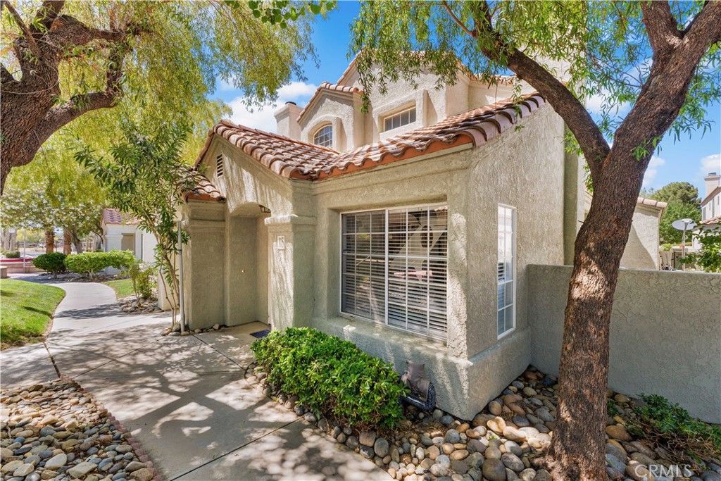 Image 31 of property listing at 37940 E 42nd E 115, Palmdale, CA 93552