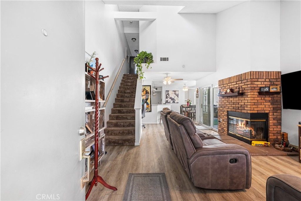 Image 5 of property listing at 37940 E 42nd E 115, Palmdale, CA 93552