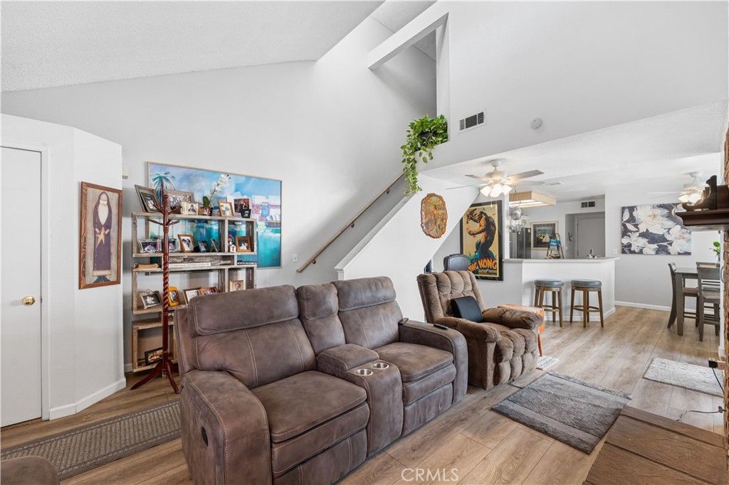 Image 7 of property listing at 37940 E 42nd E 115, Palmdale, CA 93552