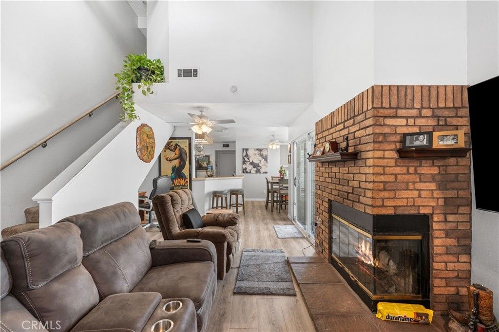 Image 8 of property listing at 37940 E 42nd E 115, Palmdale, CA 93552